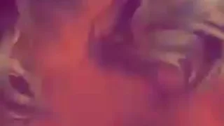 Блондинка трогает свои сиськи
